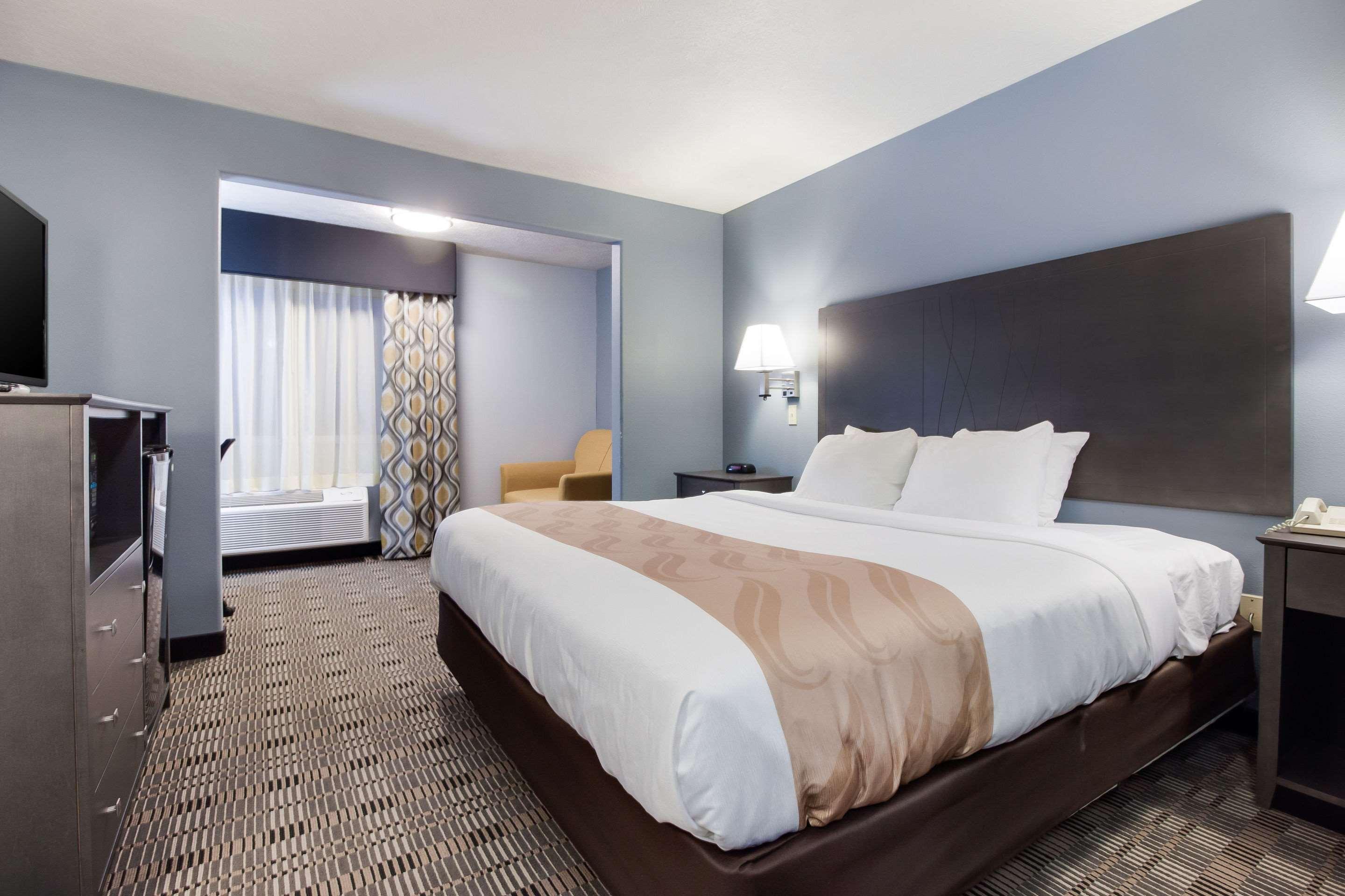 מק'קוק Quality Inn & Suites מראה חיצוני תמונה