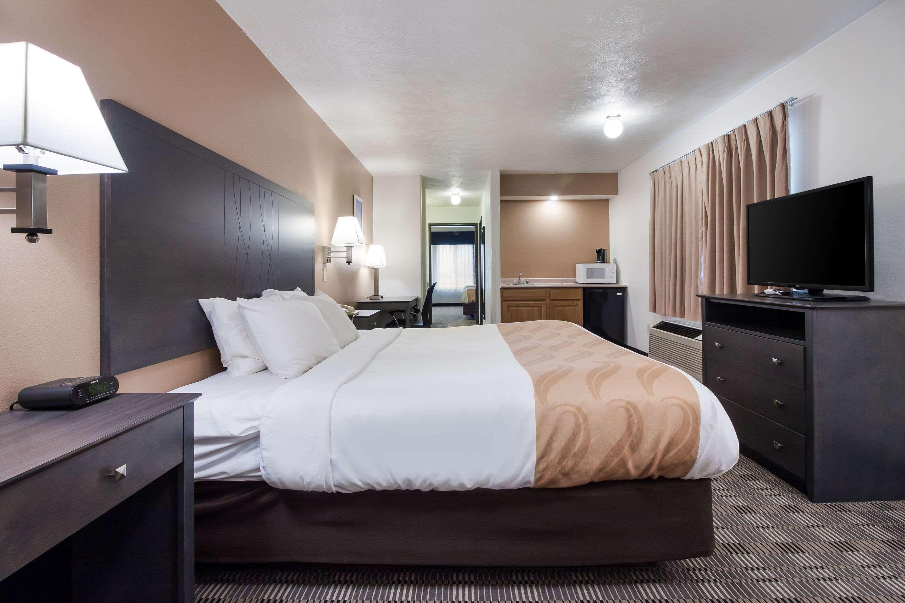 מק'קוק Quality Inn & Suites מראה חיצוני תמונה