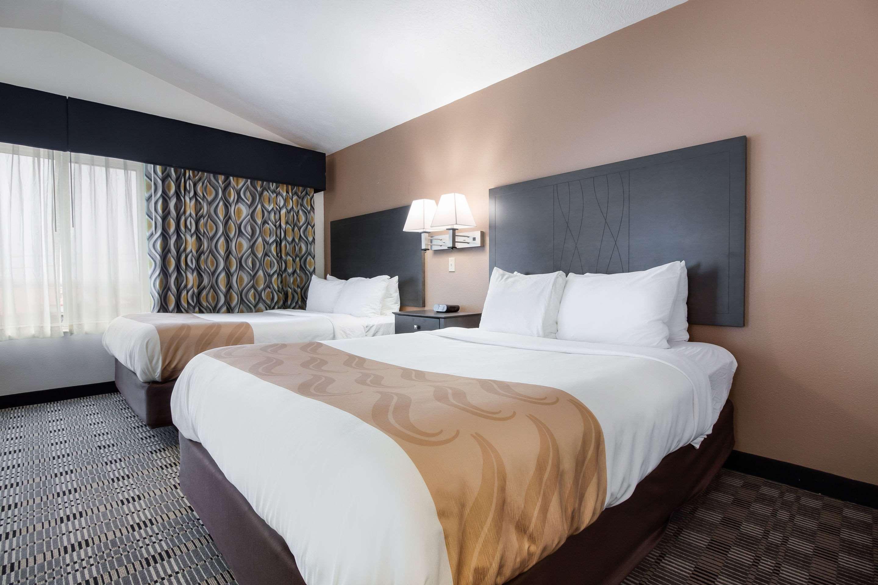 מק'קוק Quality Inn & Suites מראה חיצוני תמונה