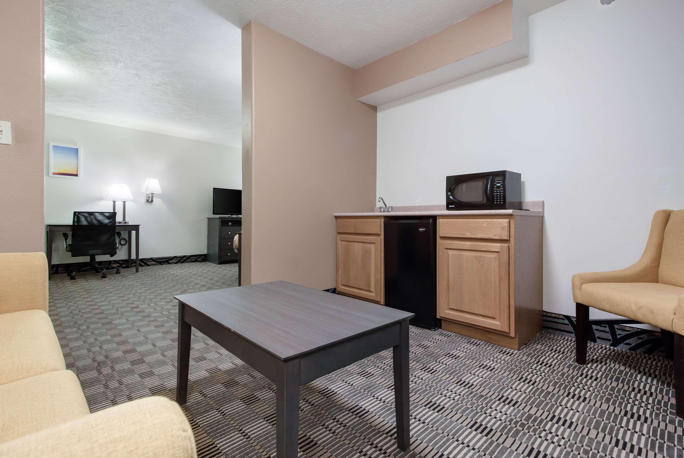 מק'קוק Quality Inn & Suites מראה חיצוני תמונה