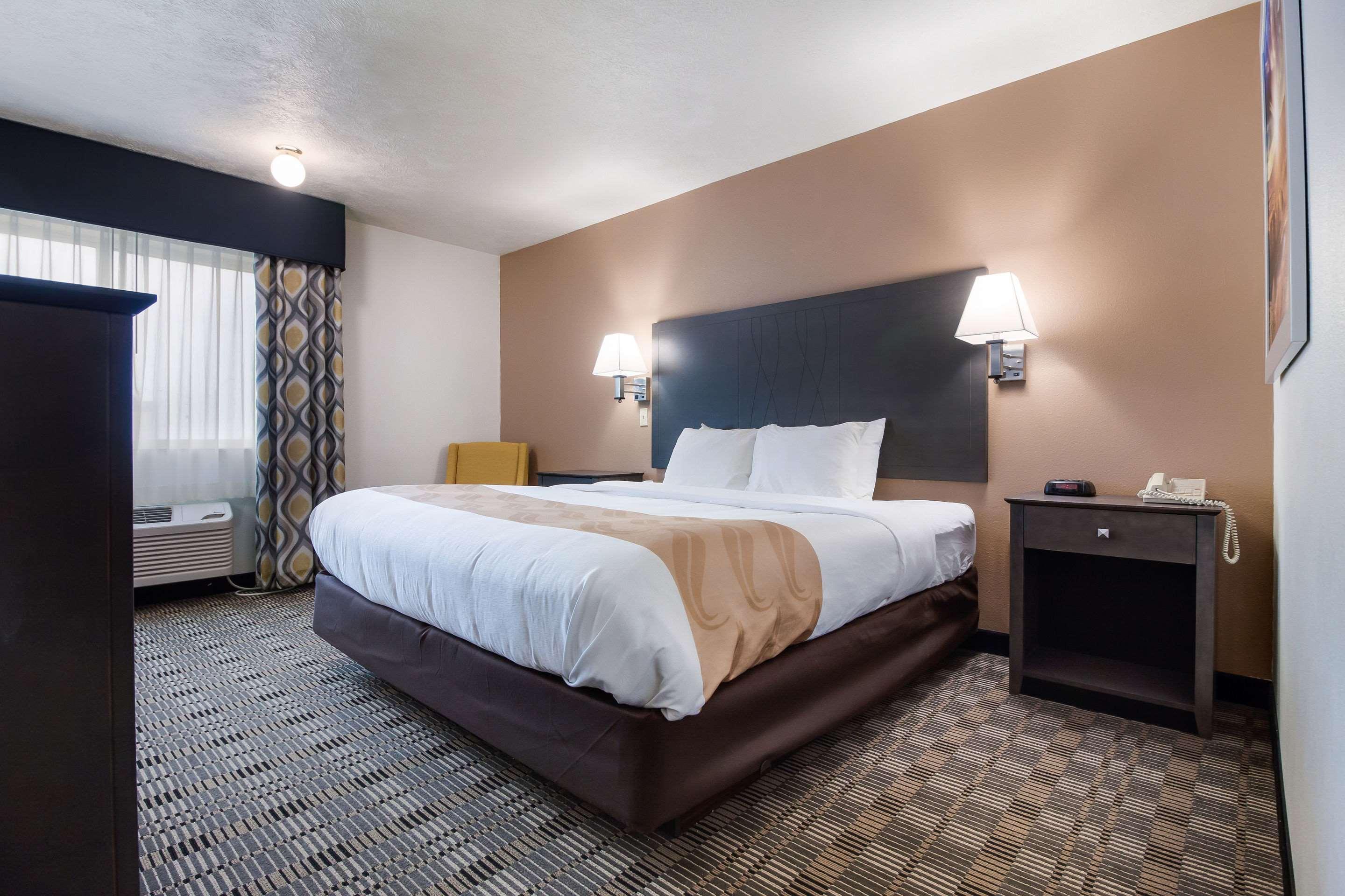 מק'קוק Quality Inn & Suites מראה חיצוני תמונה